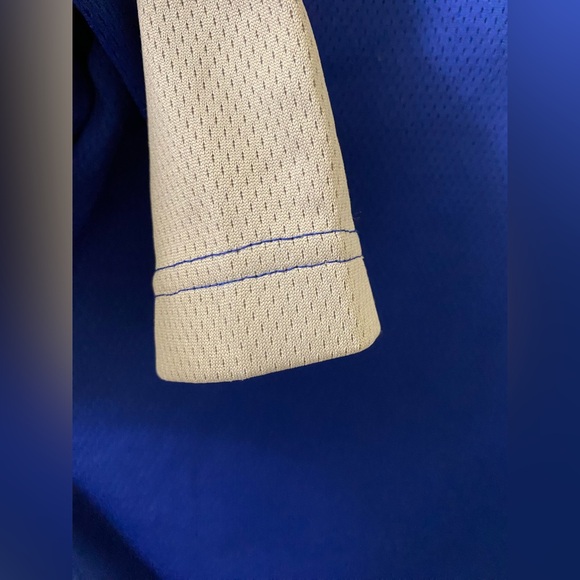 Toronto Maple Leaf’s Reverse Retro Jersey - Picture 7 of 8